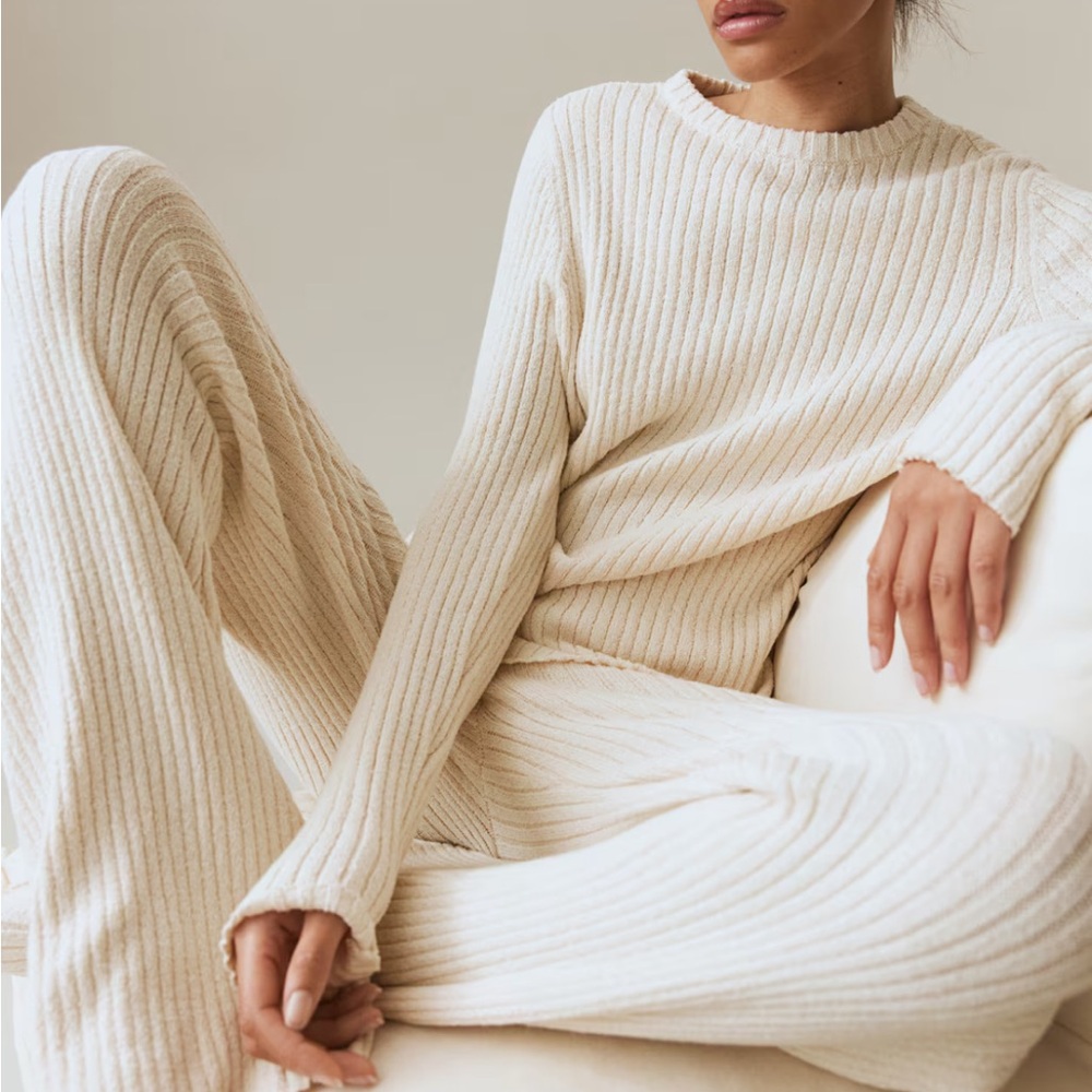 ✨✨H&M Rib Knit Top ✨✨ - Picture 4 of 17